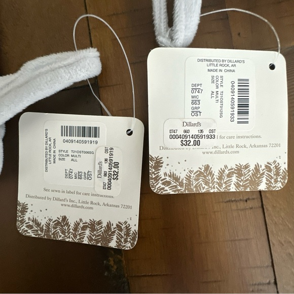 2 Christmas Stocking Faux Fur White Snow Leopard Trimsetter Holiday 19” NEW - Picture 7 of 7